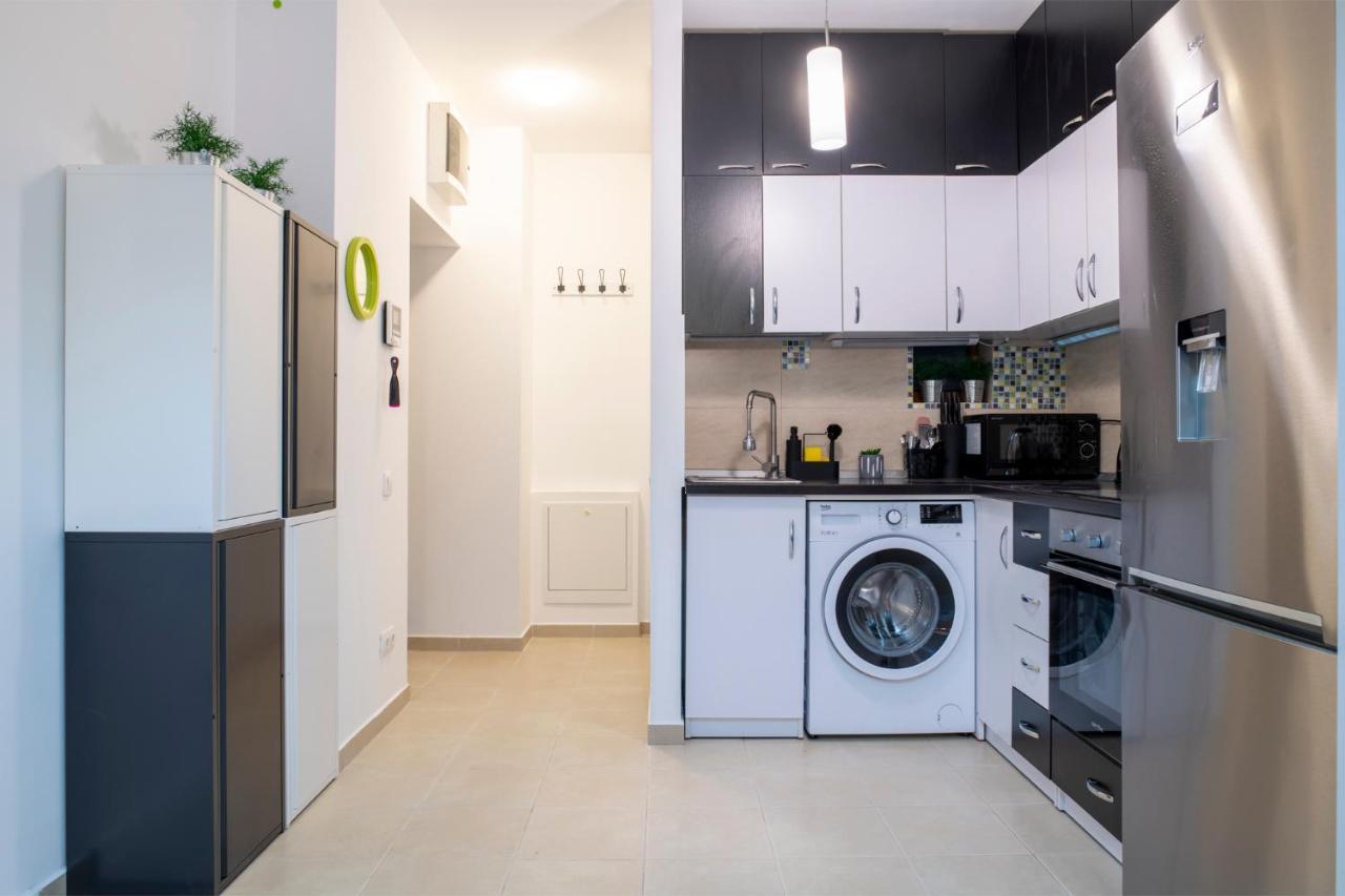 Gvitown Central Apartment Bukares Bagian luar foto